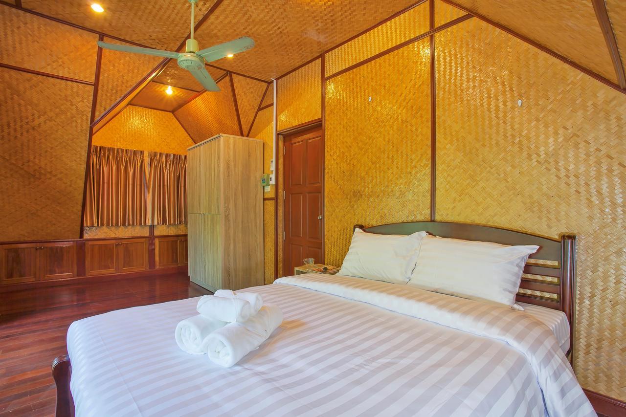 Traditional Thai Nikkie In Tropical Nature, 4br & Pool, Near Rawai 别墅 Nai Harn